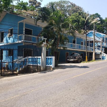 Appartamento Bliss On The Bay For A Family West End Esterno foto